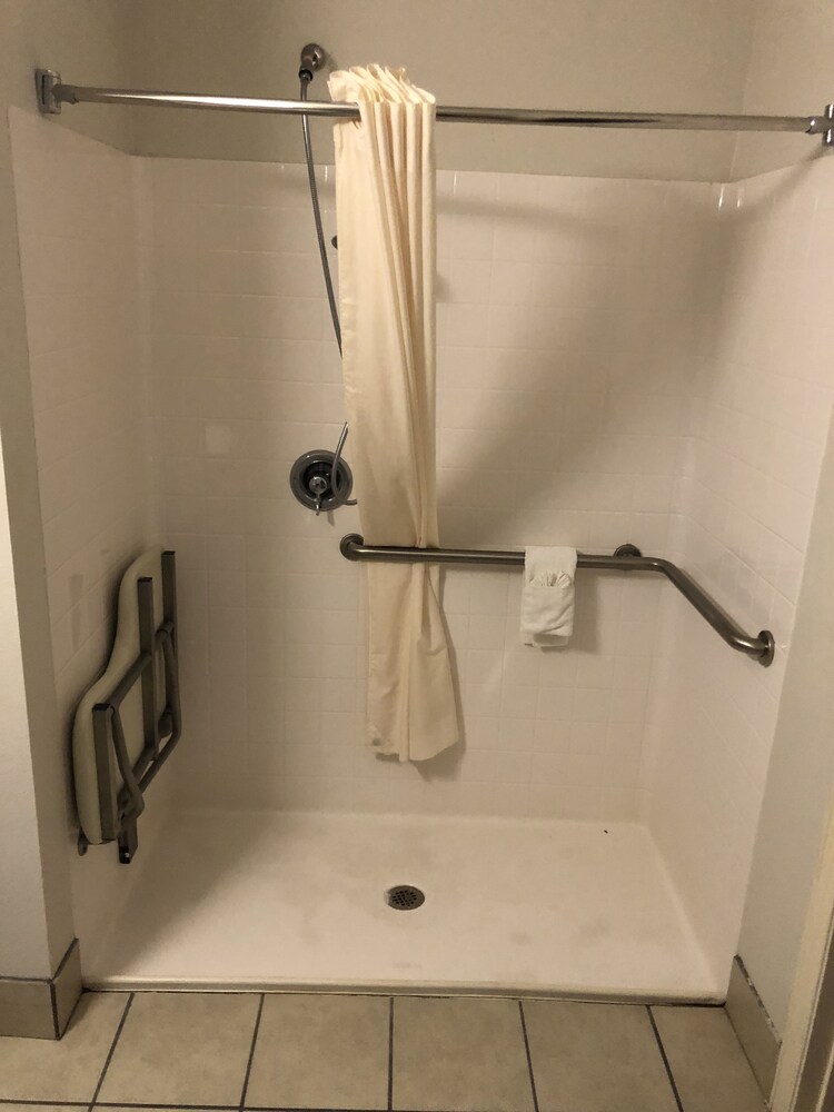 Whitesboro Inn & Suites