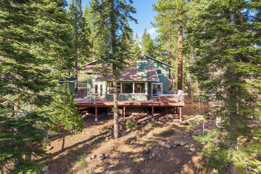 Year-round Tahoe Escape With Hot Tub & Outdoor Dining Timberline Haven by Avantstay