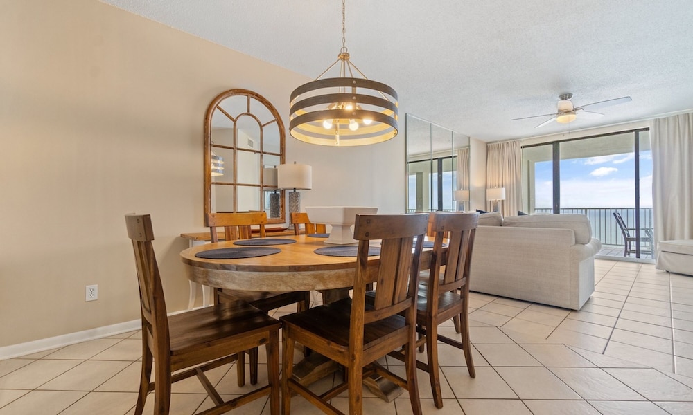Pelican Pointe 1203
