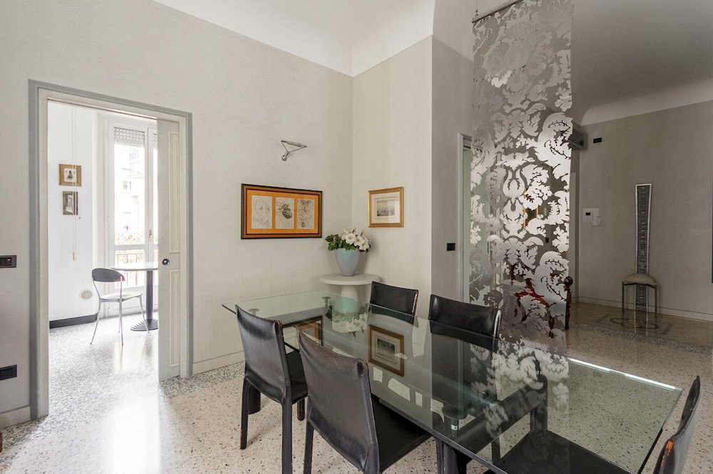Elegant Apartment Near Duomo