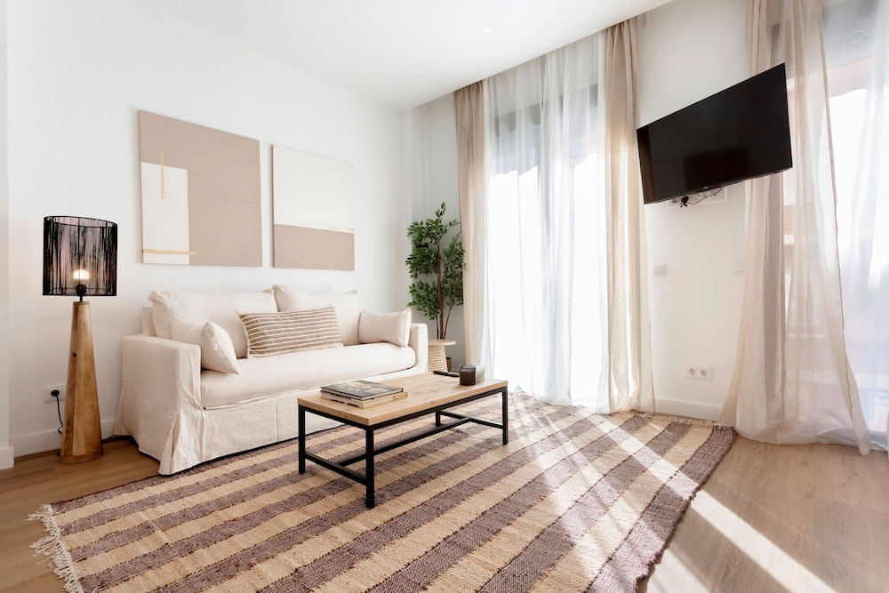 Lovely 2BD Apartment in Madrid Zabaleta I