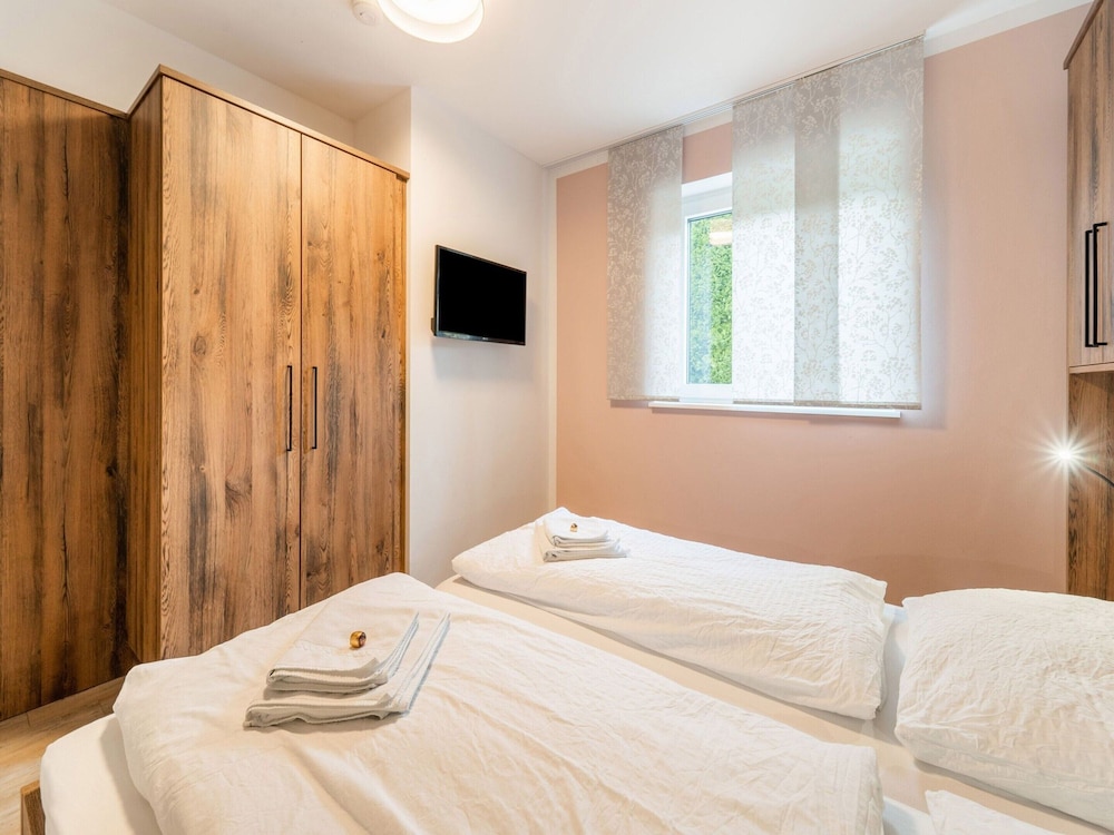 Large Apartment in Sankt Georgen With Balcony