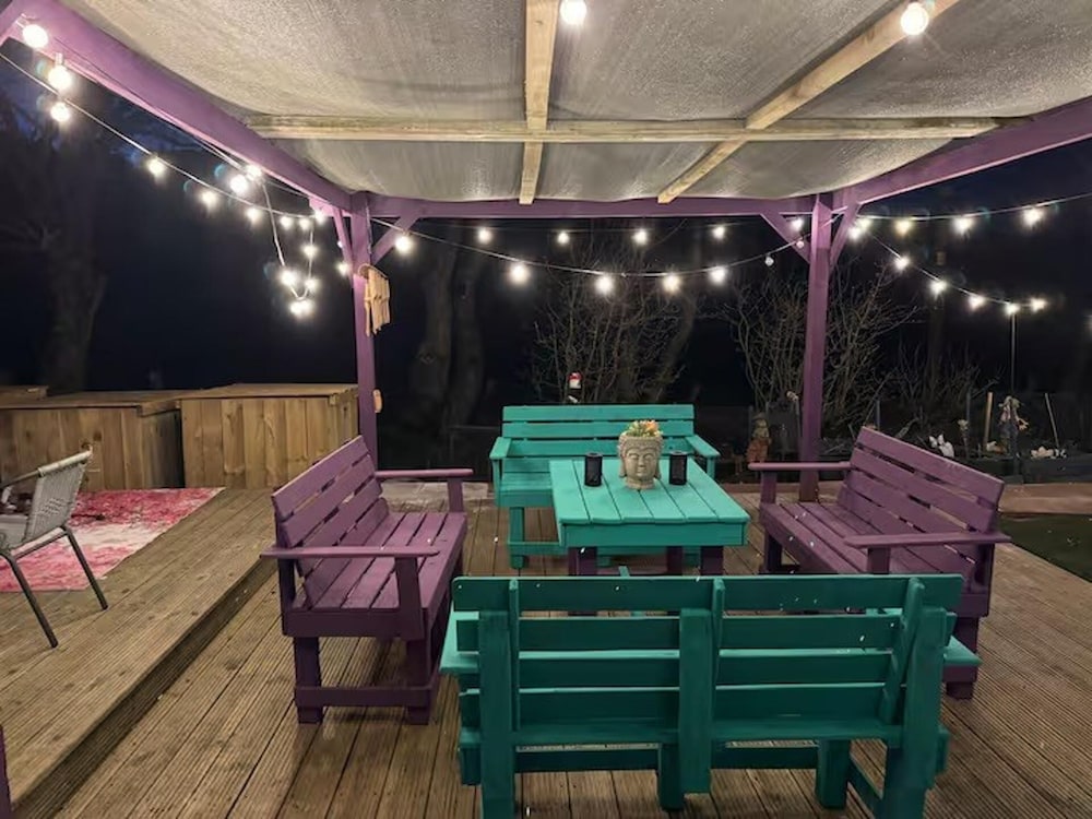 Shottskirk 5-bed Farmstay, Sleeps 13 With Hot Tub