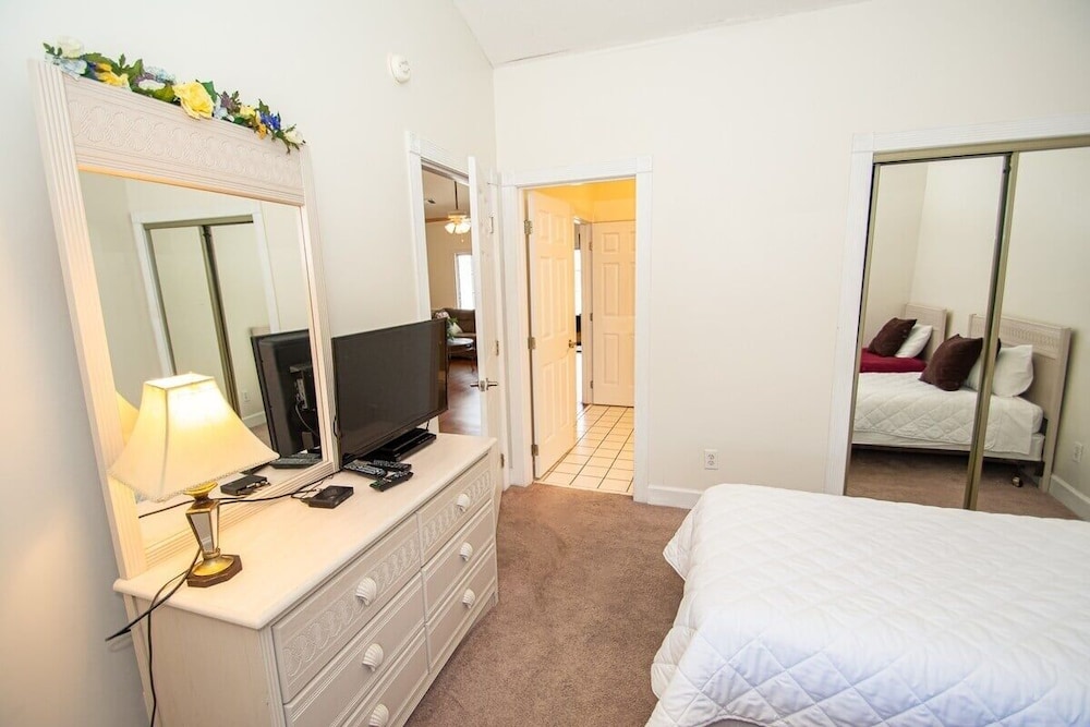 Magnolia North 4827-302 2 Bedroom Condo