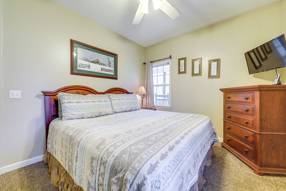 Play & Unwind! Home w/ Hot Tub in Maggie Valley