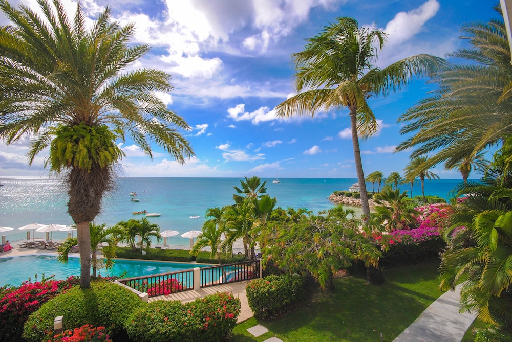The Cove Suites at Blue Waters Resort and Spa - Property Image 23