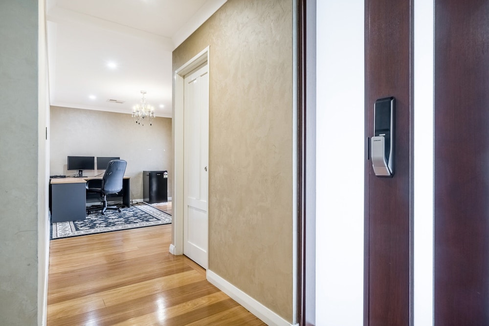 Spacious 4-bed House With Outdoor Area