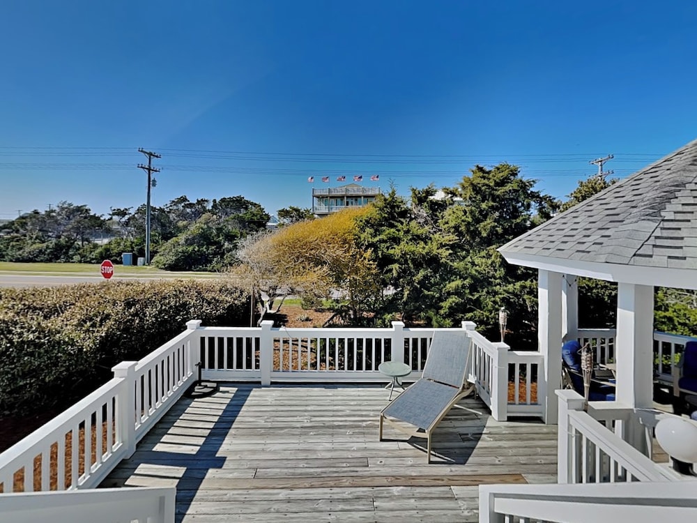 The Shell Collector by Topsail Realty