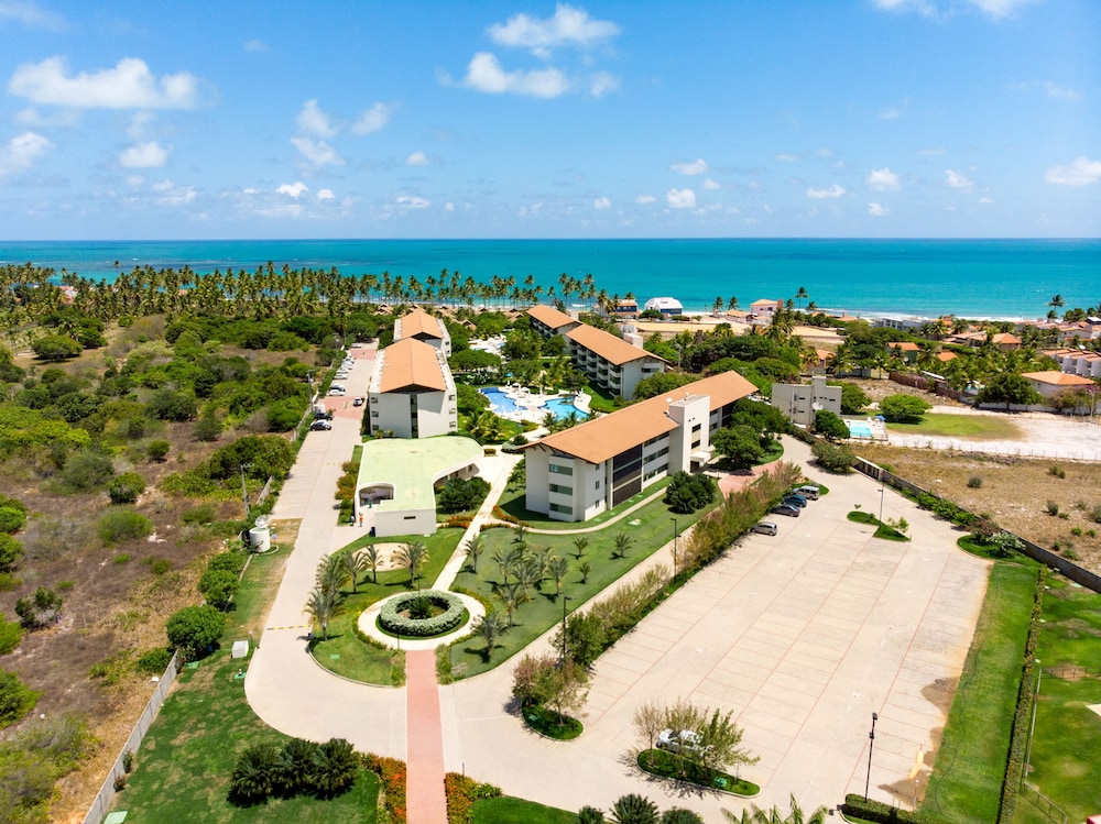 Flats no Carneiros Beach Resort