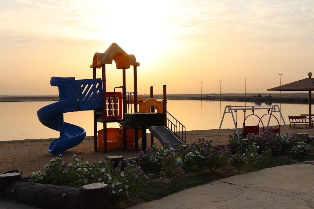 Hotel & Resort Golden Marina Yanbu فندق ومنتجع جولدن مارينا ينبع إدارة وتشغيل شركة منتجع المرسى الذهبي