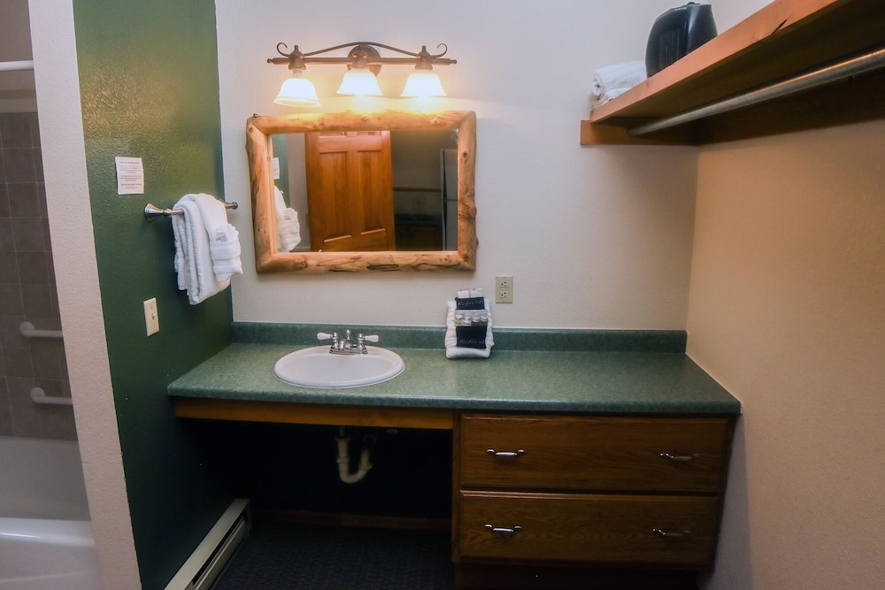 Timber Creek Chalets: 11 1 Bedroom Chalet view 5