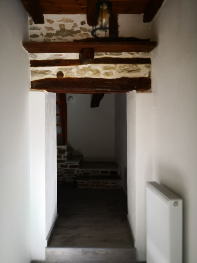 Effrosini Stonehouse Portaria