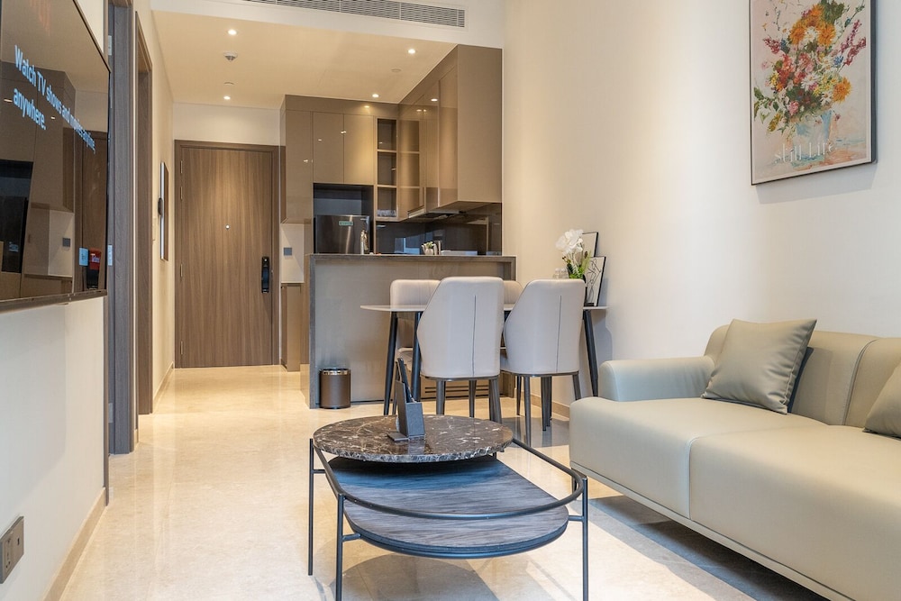 The MarQ Luxury 2BR Apt Central D1
