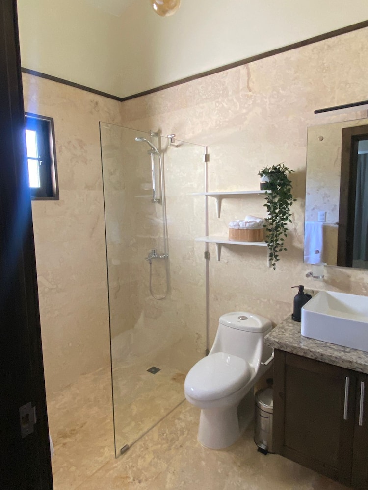 Luxury 5 Bedrooms Villa in Hispañola -sosua