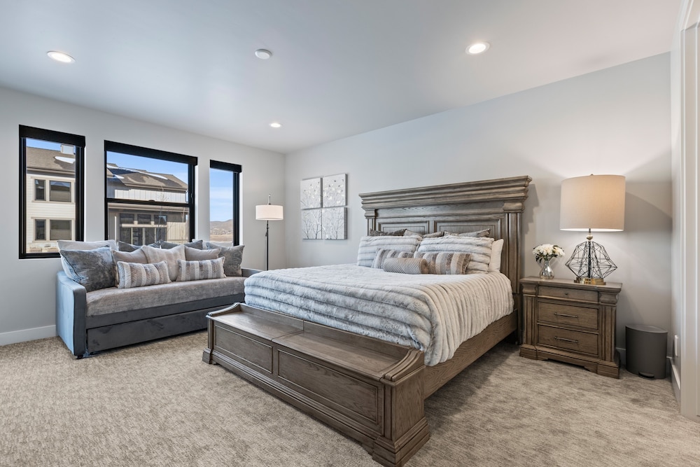 976 Modern Steer Deer Valley Retreat At Jordanelle! 4 Bedroom Townhouse by RedAwning view 5