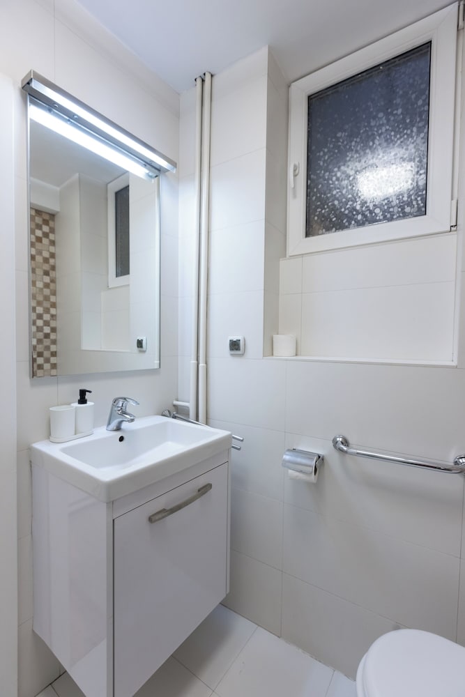 Central Studio Apartments