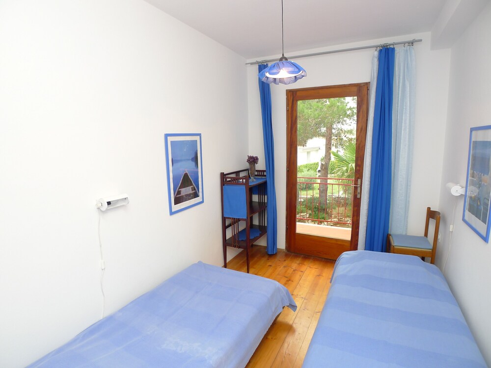 Apartment for six Persons With Three Bedrooms and Internet