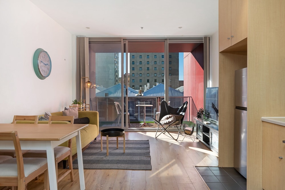 Chic Apartment in Heart of Adelaide