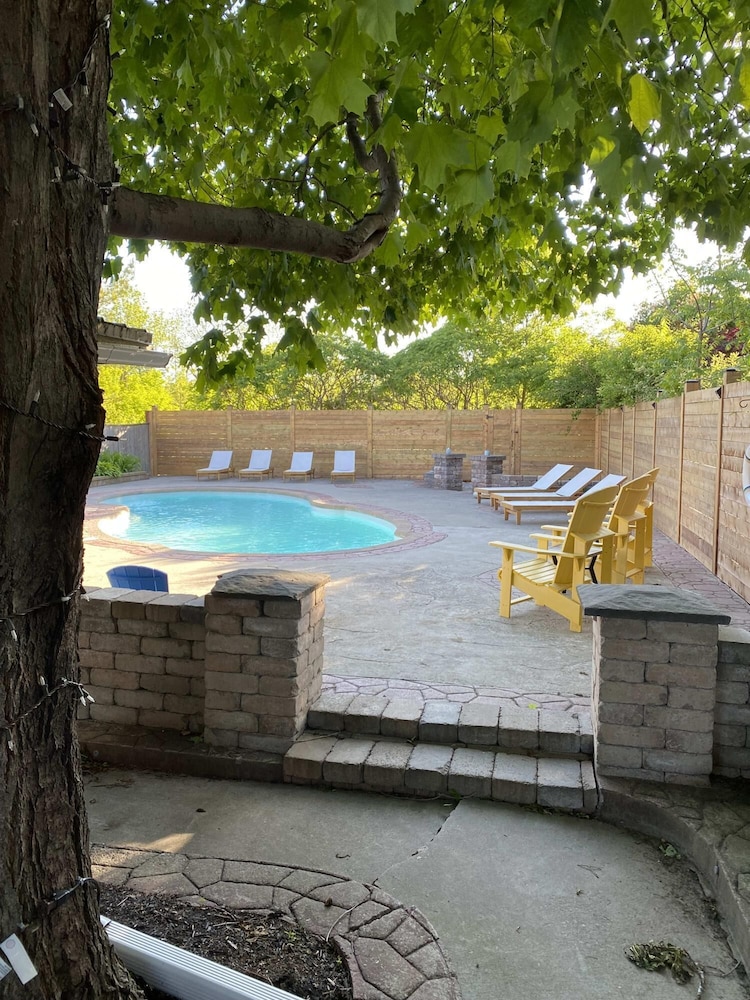 Marina Main - Heated Pool Sauna Games Room Movie Theatre