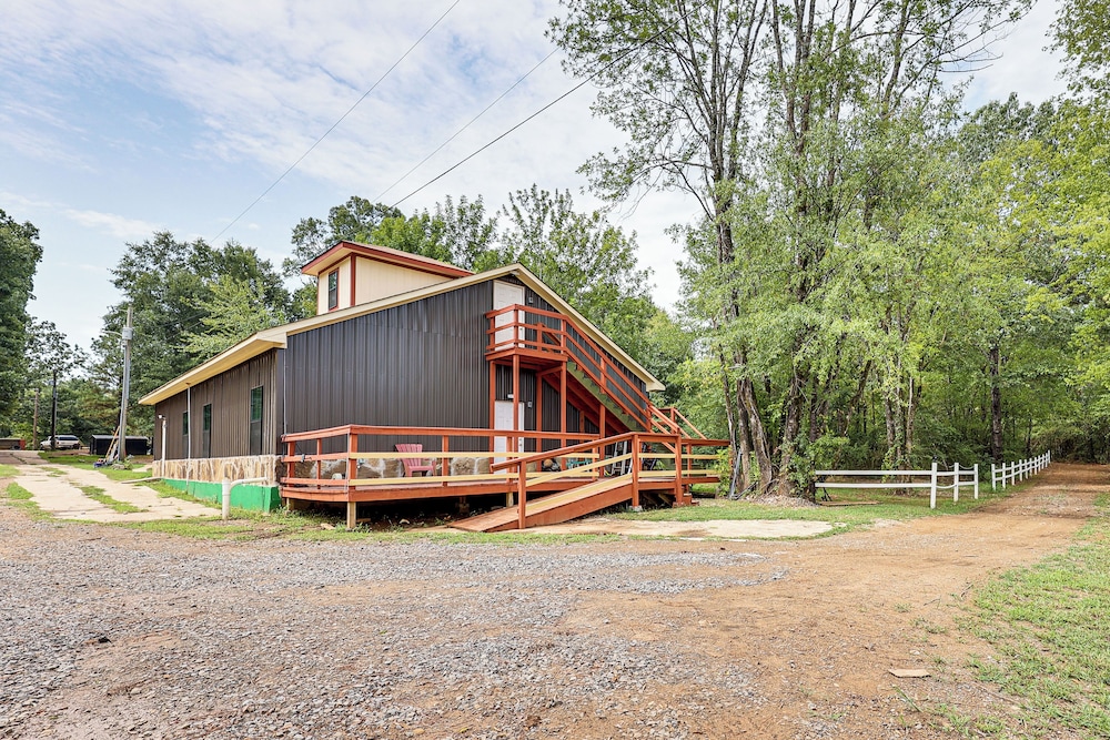 Family Home w/ On-site Waterfall & Pond in Fulton!