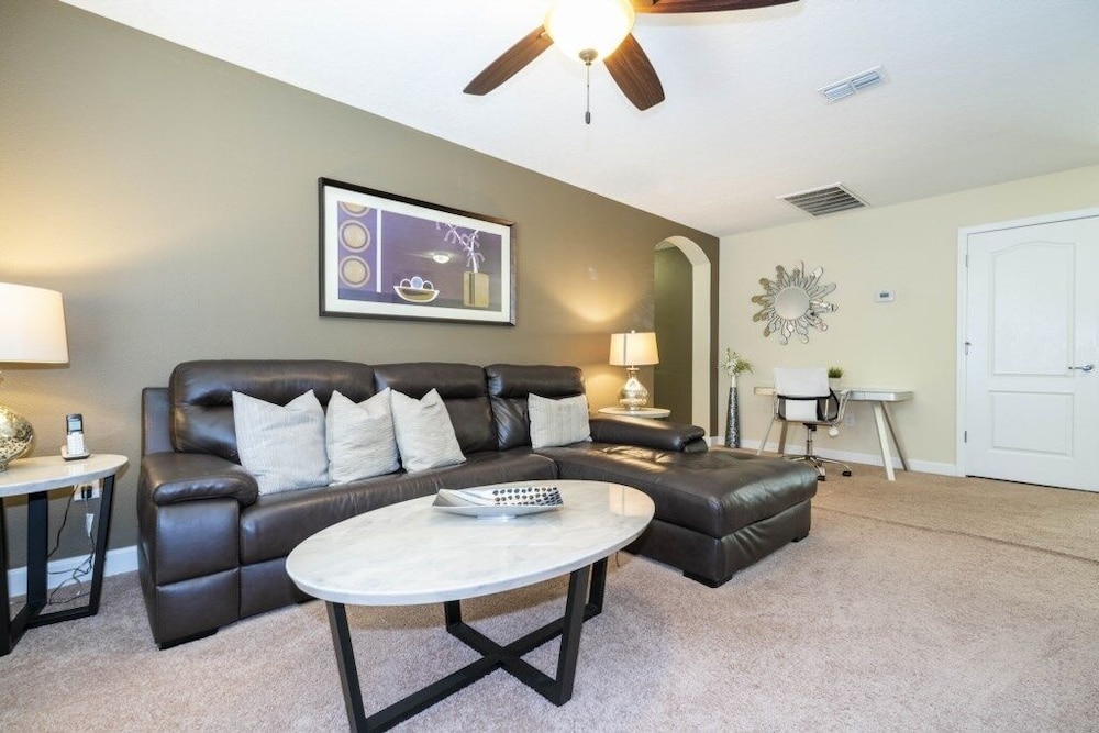 Family Pool Home Near Disney!! Modern Decor, Bbq ,resort W/ Tons Of Amenities! 6 Bedroom Home