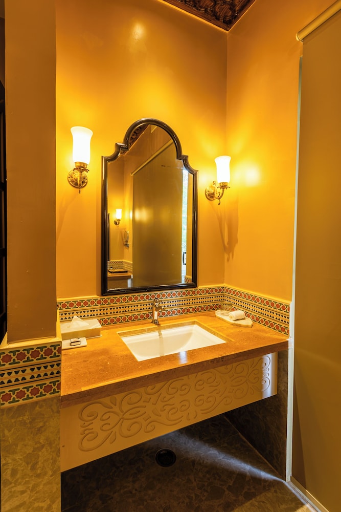 DEV BAGH LUXURIOUS PRIVATE SUITES