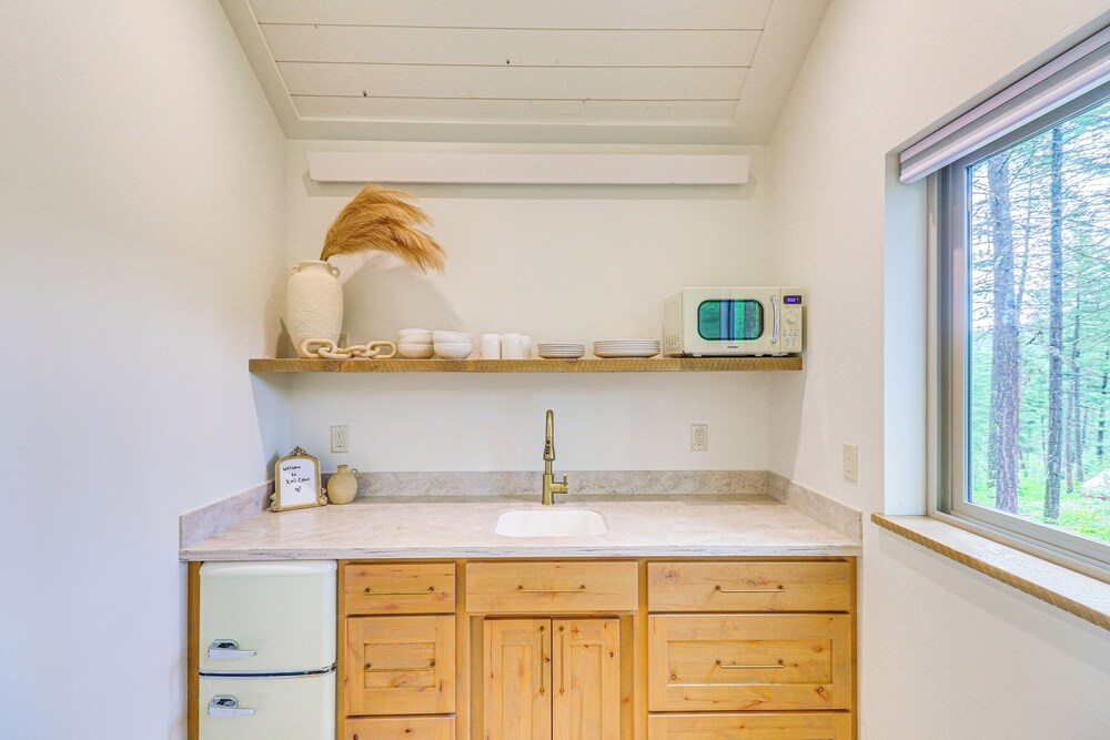 Dreamy Montana Cabin: Short Drive to Flathead Lake