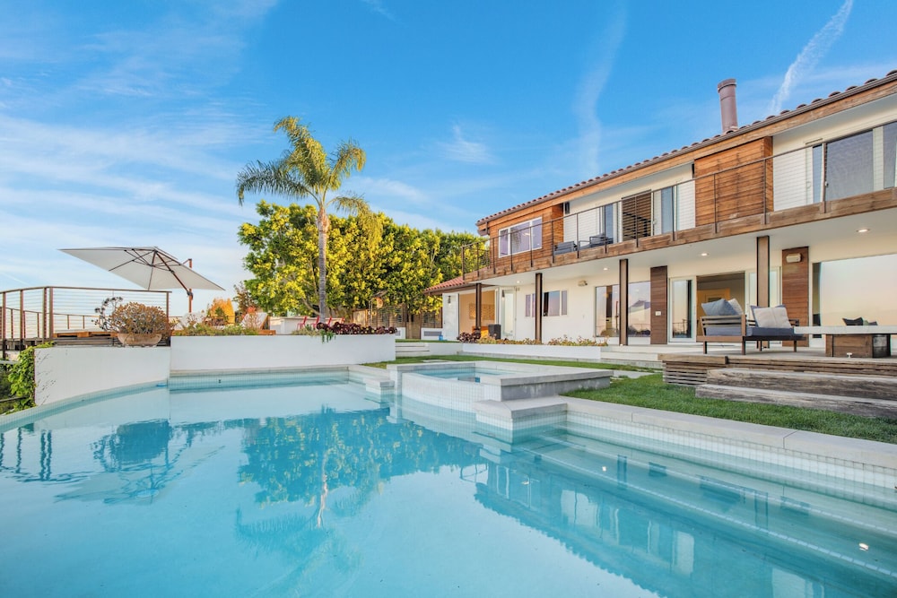 Stradella View - Bel-air Oasis w/ Infinity Pool & Stunning Panoramic Views