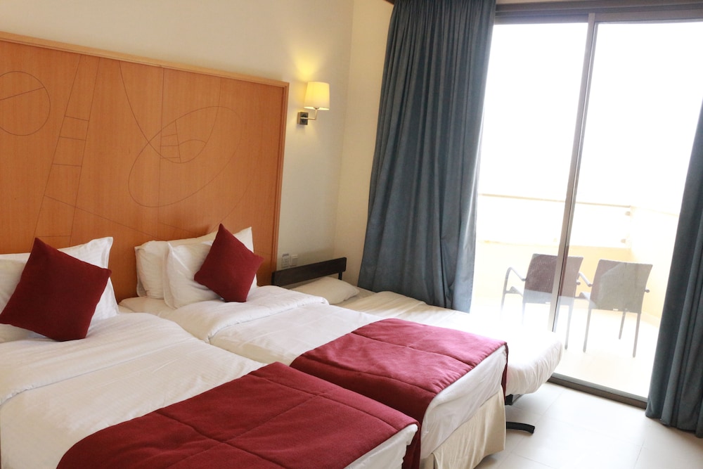 Sweimeh Vacations - Ramada Resort by Wyndham Dead Sea - Property Image 4
