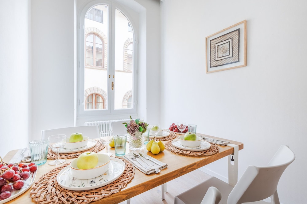 Casa Joyce in Lucca With 1 Bedrooms and 1 Bathrooms