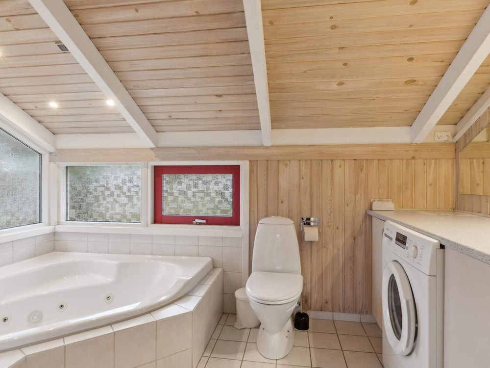 5 Star Holiday Home in Hals