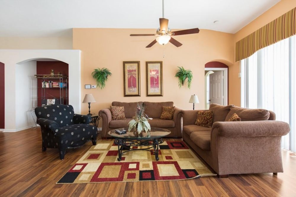 Windsor Palms Villa Pool Close to Disney