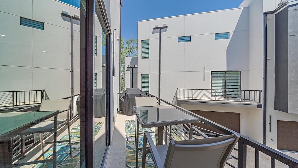 Uptown Oasis 3 Bedroom Townhouse