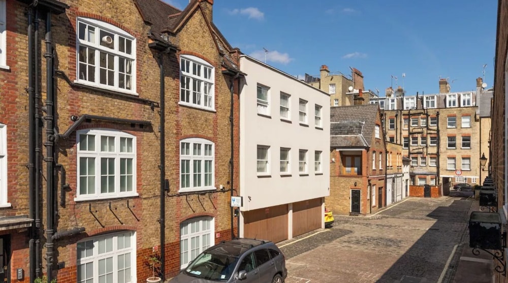 LUX Oxford Street Marylebone Flat