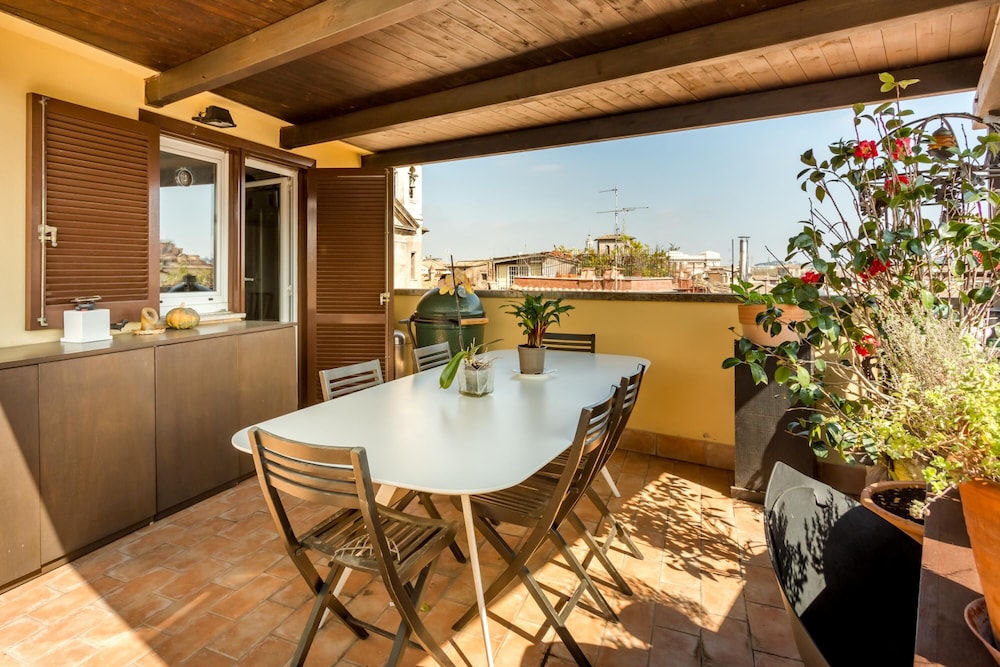 Treasurerome Navona Terrace Suite