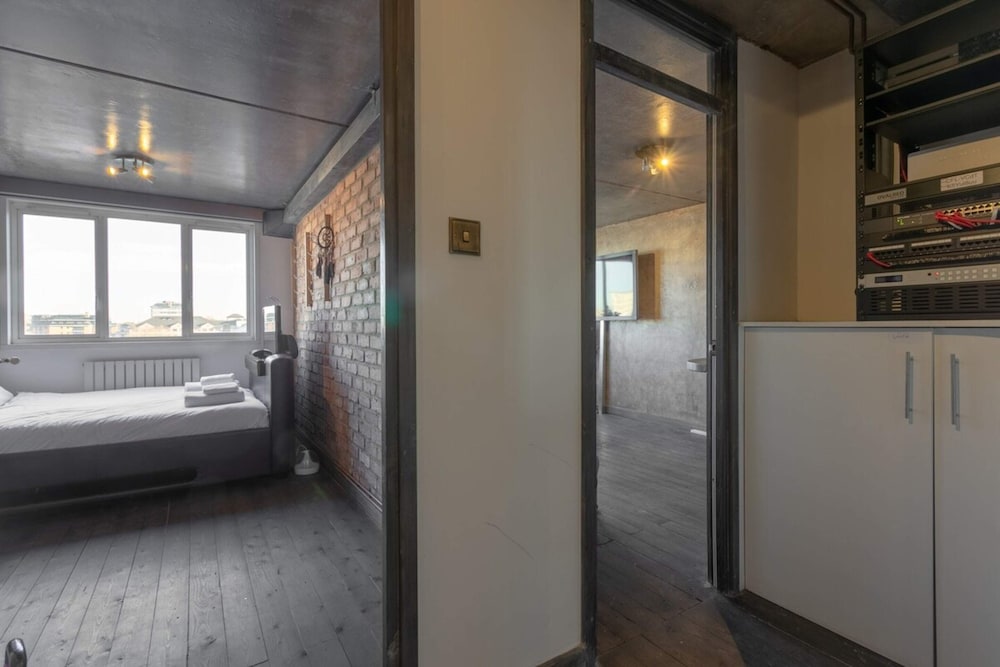 Remarkable 1 Bedroom Flat near Regent's Park