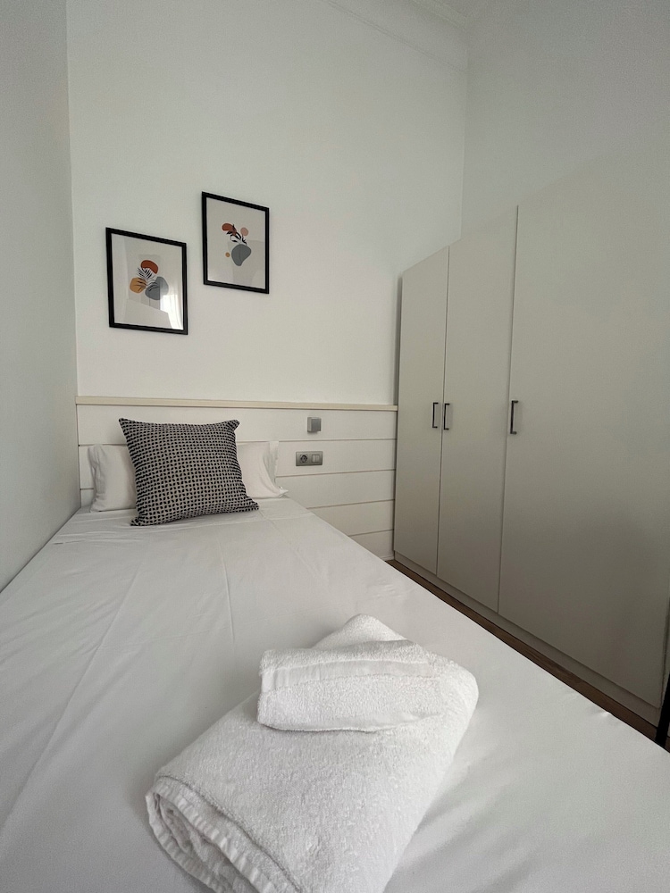 Apartamentos Express by gaiarooms