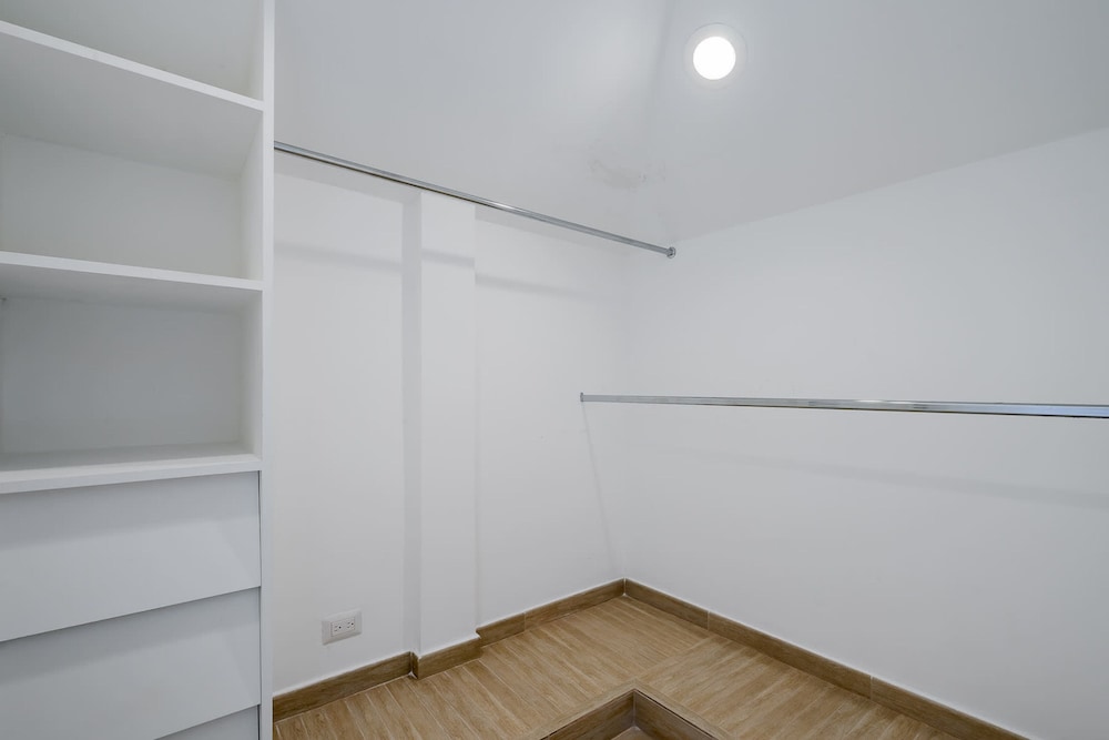 w Homely 2BR With Balcony in Panama