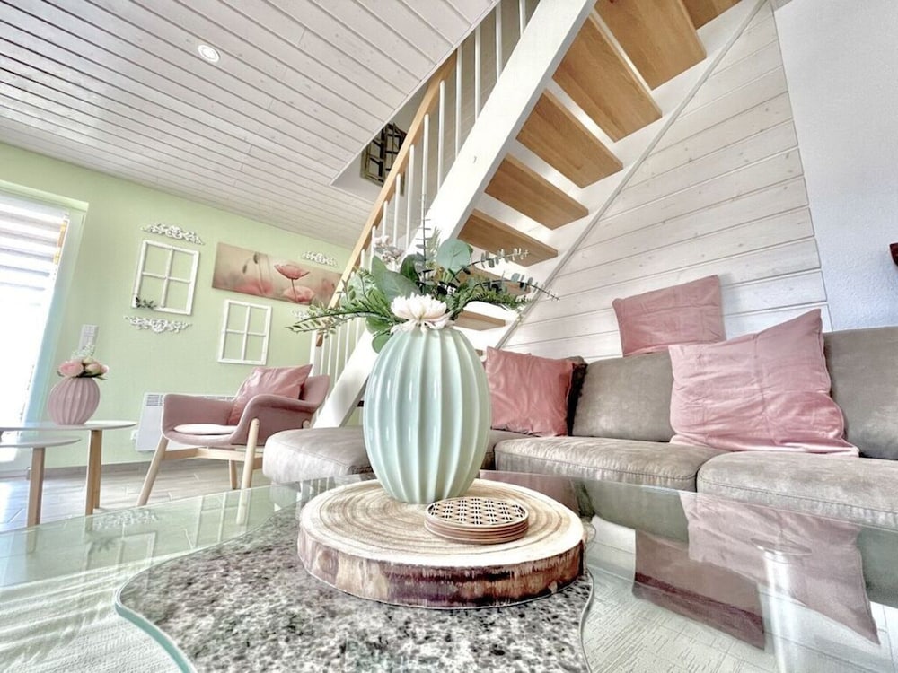Meadow Piece of Modern Retreat