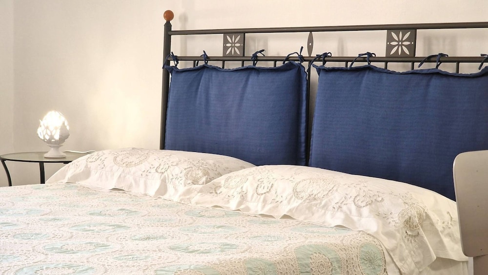 Dimora Maniscalco With Star Vault Ceilings in Matino 2 Bedrooms