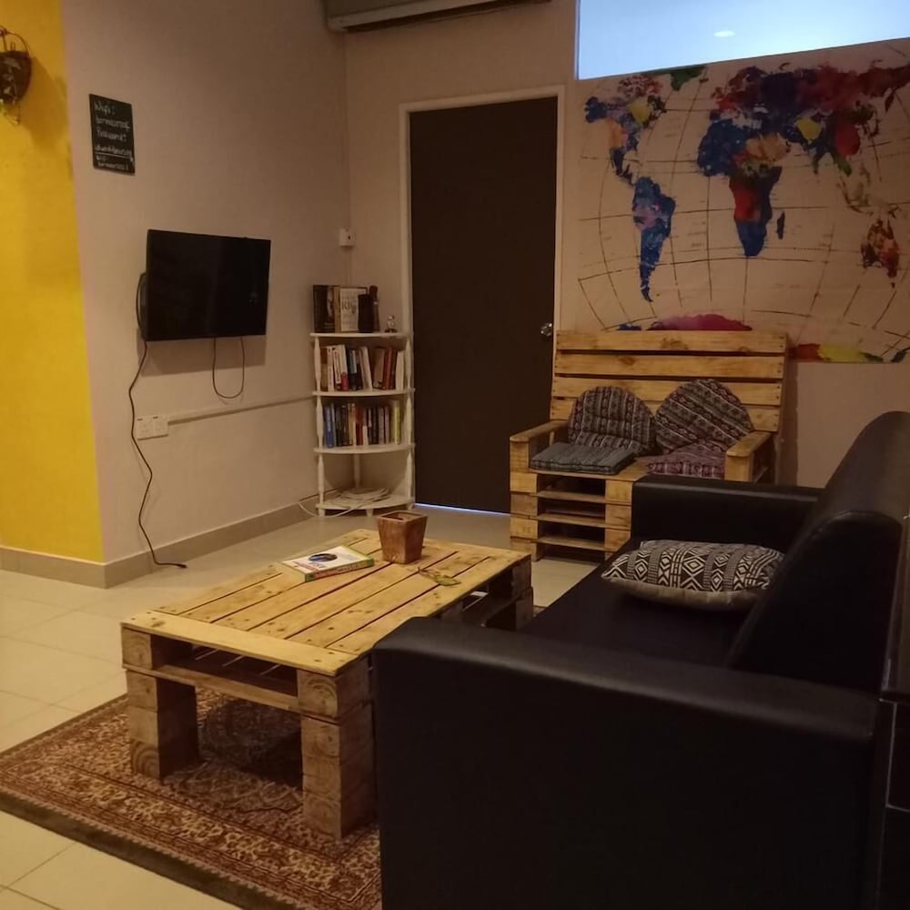 HOOD - Hostel