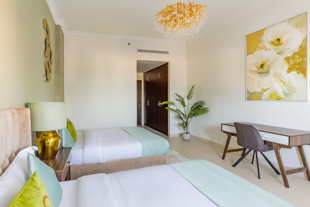 GLOBALSTAY. Private Pool Villas and Townhomes