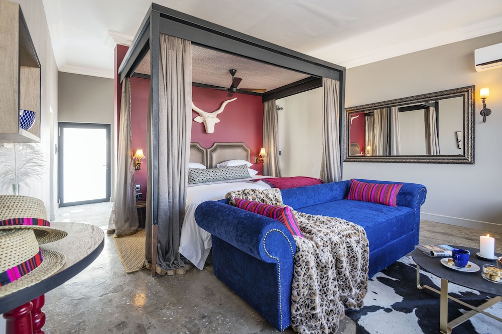 Etosha King Nehale view 2