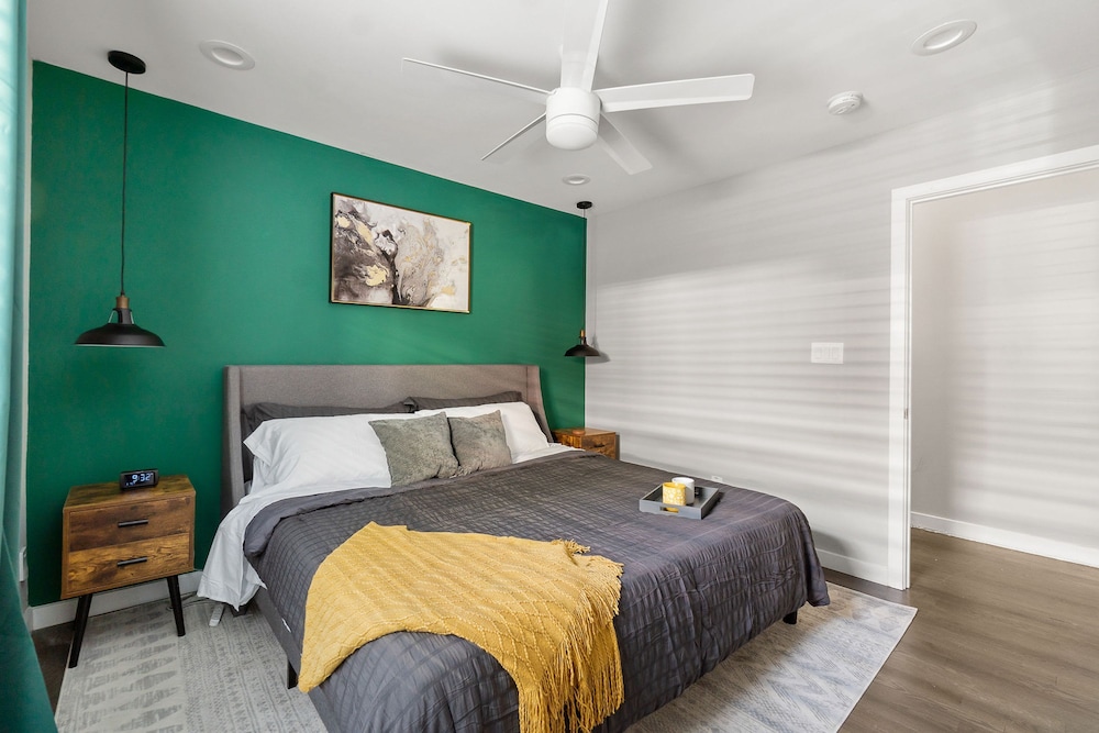 Emerald Indigo House Pet Friendly