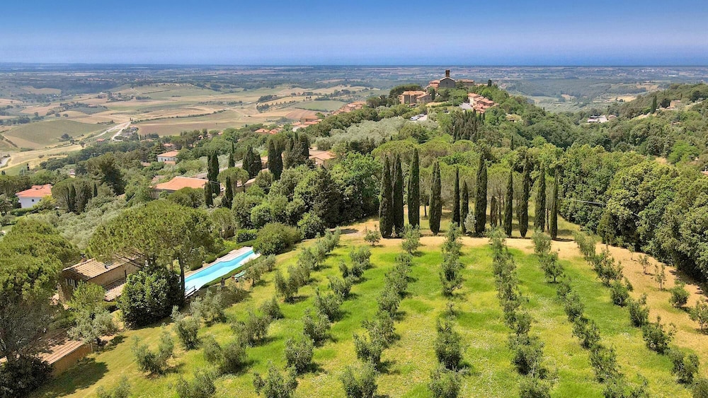 Villa Il Montino 6 Emma Villas view 3