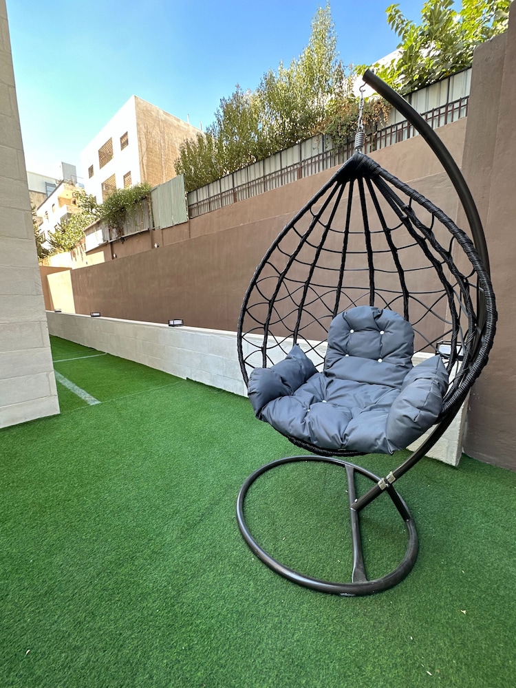 Charming Amman Apartment With Garden and Balcon