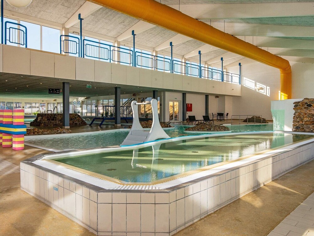 6 Person Holiday Home on a Holiday Park