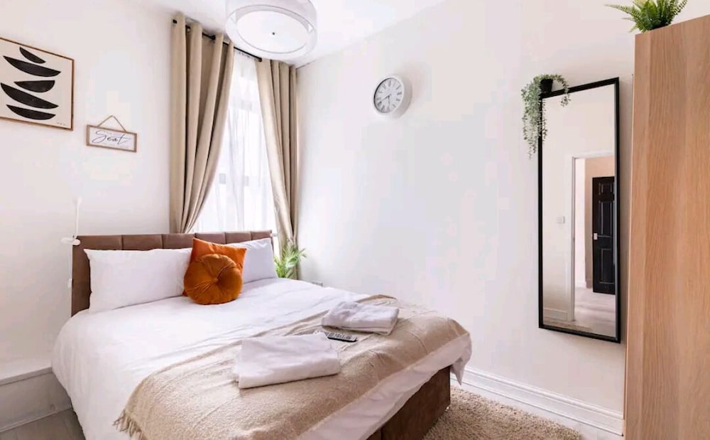 Skyline King Beautiful 1-bed Apartment in Swansea view 3
