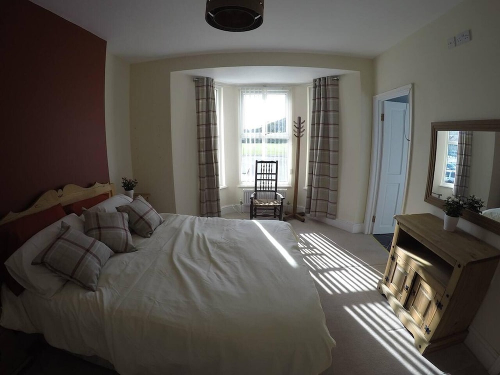 Beautiful and Spacious House in North Wales, UK view 5