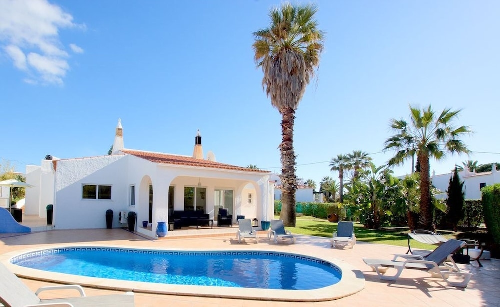 16 Centeanes Fabulous Location Just Short Walk t